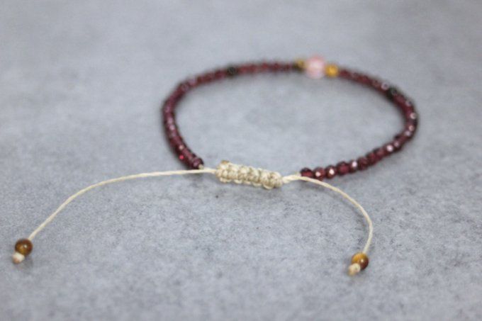 Bracelet perles grenat, œil de tigre et quartz rose