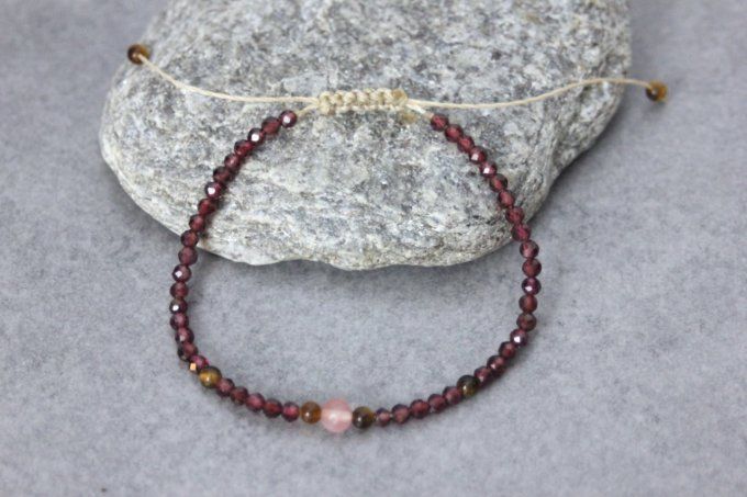 Bracelet perles grenat, œil de tigre et quartz rose