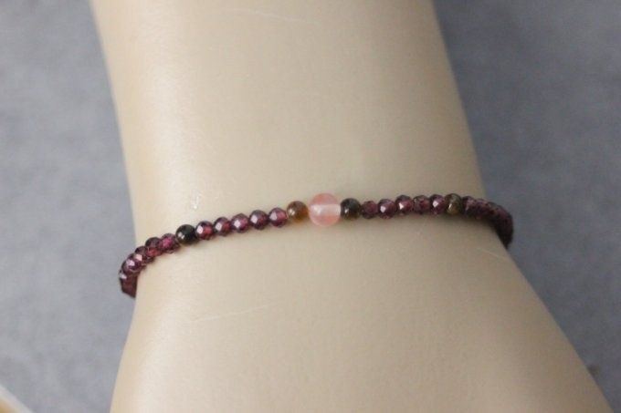 Bracelet perles grenat, œil de tigre et quartz rose