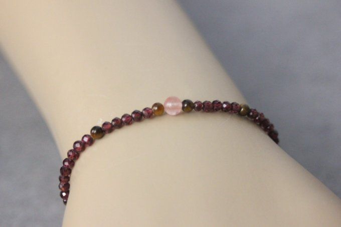 Bracelet perles grenat, œil de tigre et quartz rose