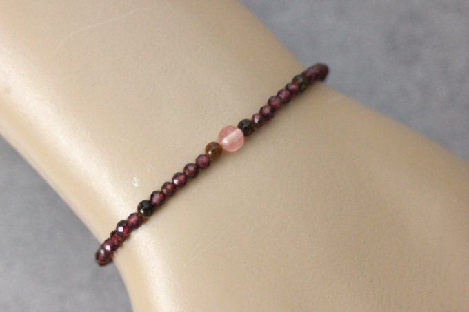 Bracelet perles grenat, œil de tigre et quartz rose