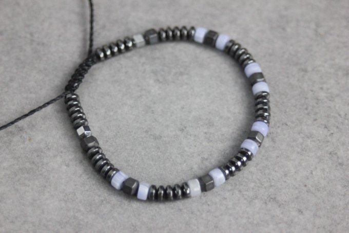 Bracelet perles heishi en calcédoine, hématite et hématite mat