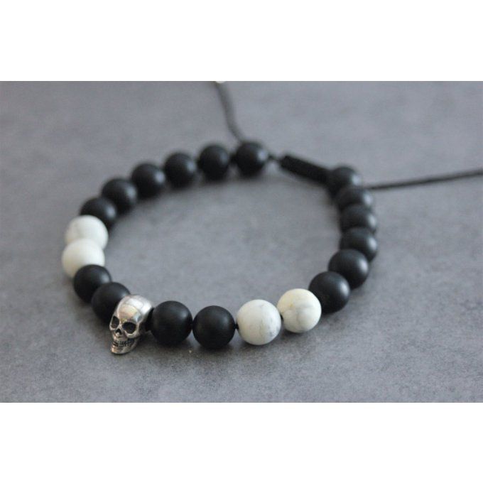 Bracelet perles onyx mat, howlite blanche et tête de mort argent 925