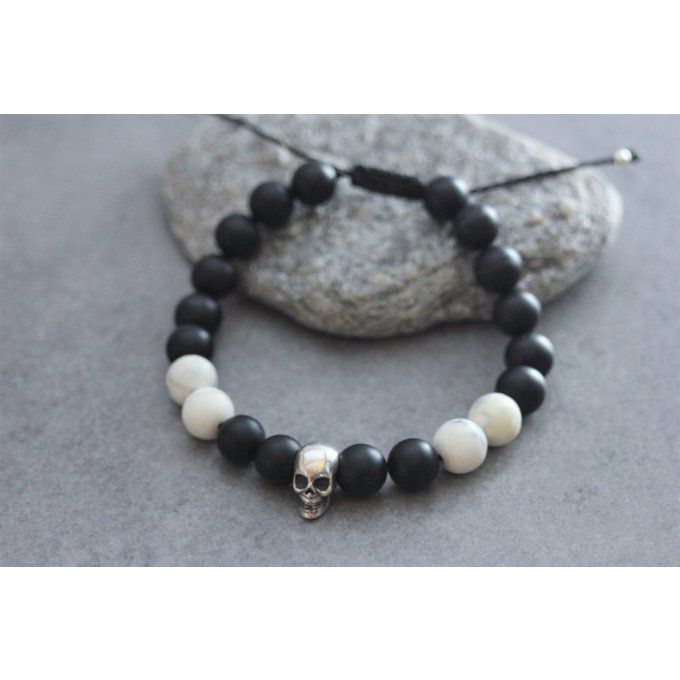 Bracelet perles onyx mat, howlite blanche et tête de mort argent 925