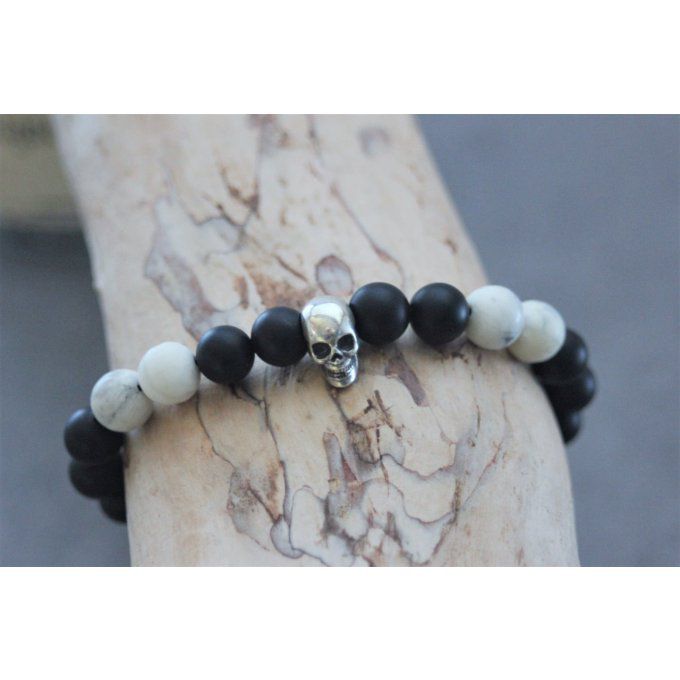 Bracelet perles onyx mat, howlite blanche et tête de mort argent 925