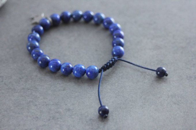 Bracelet perles lapis lazuli et breloques lune et étoile en acier