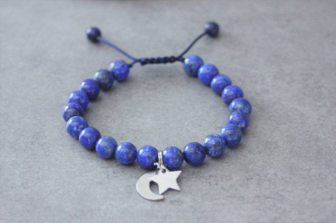 Bracelet perles lapis lazuli et breloques lune et étoile en acier