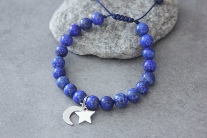 Bracelet perles lapis lazuli et breloques lune et étoile en acier