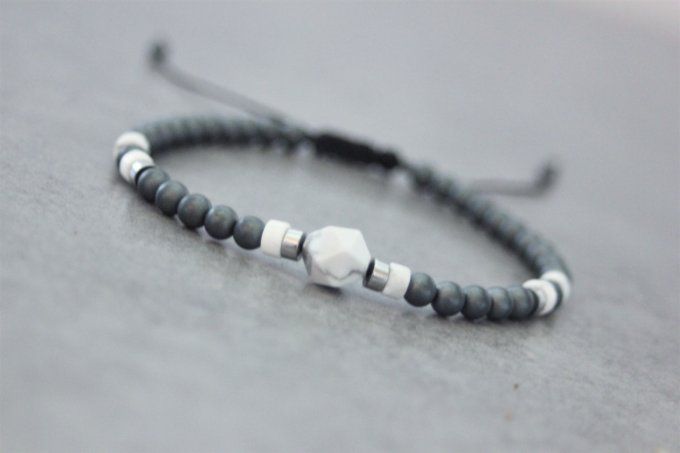 Bracelet perles hématite mat, hématite argenté et howlite blanche