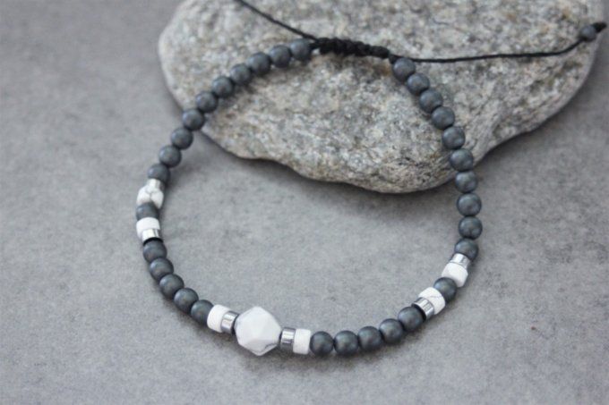 Bracelet perles hématite mat, hématite argenté et howlite blanche