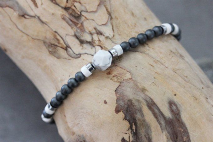 Bracelet perles hématite mat, hématite argenté et howlite blanche