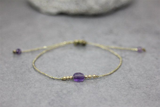 Bracelet cordon perle carré en améthyste et or gold filled
