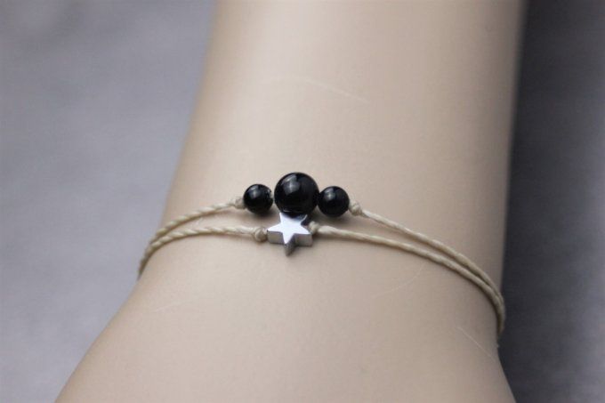 Bracelet cordon perles en onyx noir, étoile hématite et perles acier