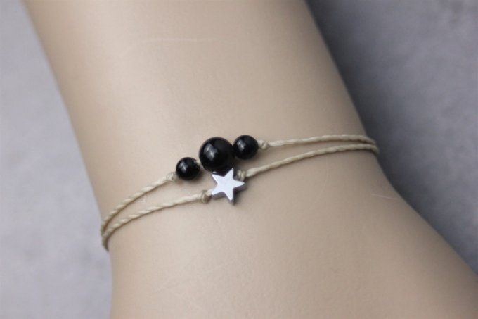 Bracelet cordon perles en onyx noir, étoile hématite et perles acier