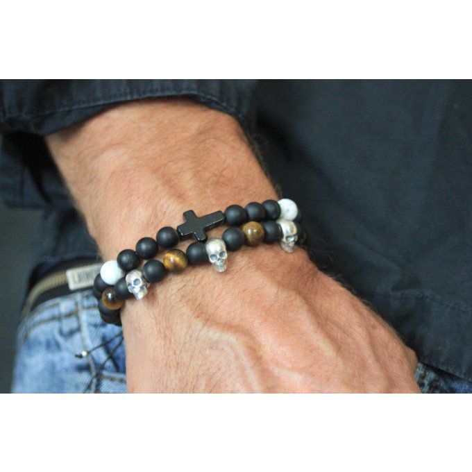 Bracelet perles onyx mat et howlite blanche avec croix en onyx