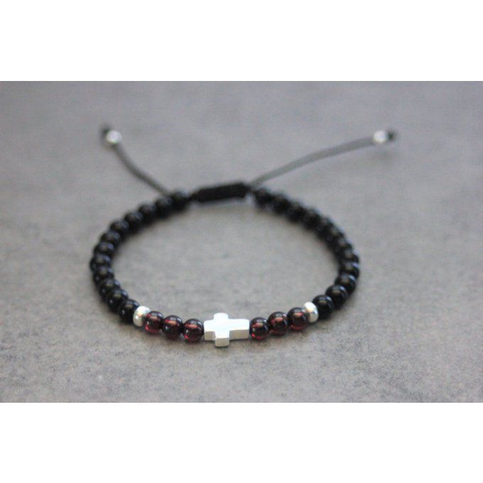 Bracelet perles onyx, perles grenat et croix argent massif 925