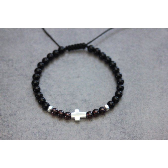 Bracelet perles onyx, perles grenat et croix argent massif 925