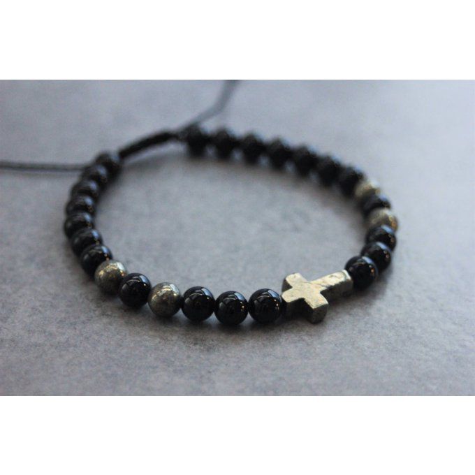 Bracelet perles onyx et pyrite avec croix en pyrite 