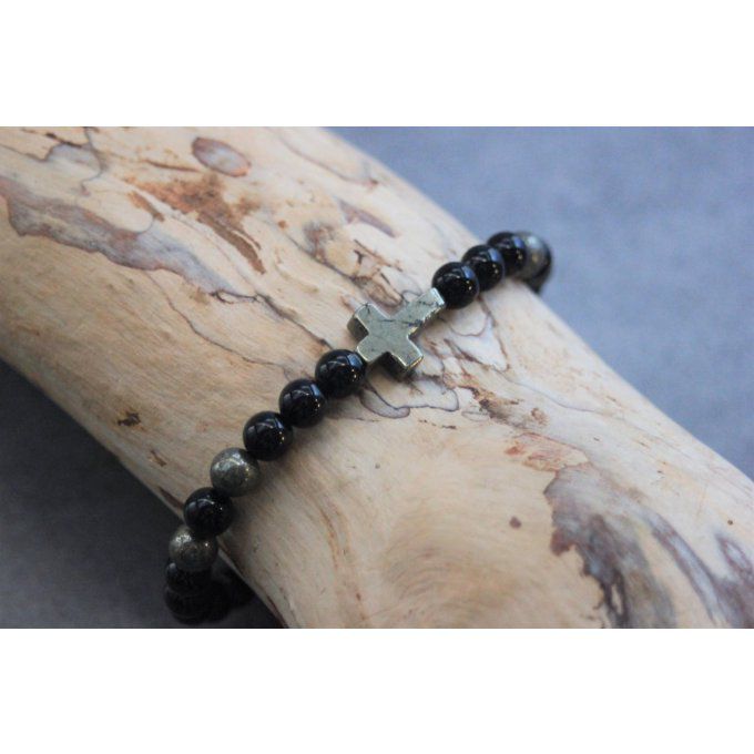 Bracelet perles onyx et pyrite avec croix en pyrite 