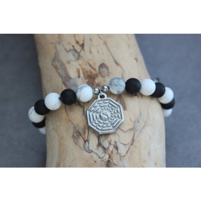 Bracelet perles onyx mat, howlite blanche et breloque yin & yang en acier inoxydable