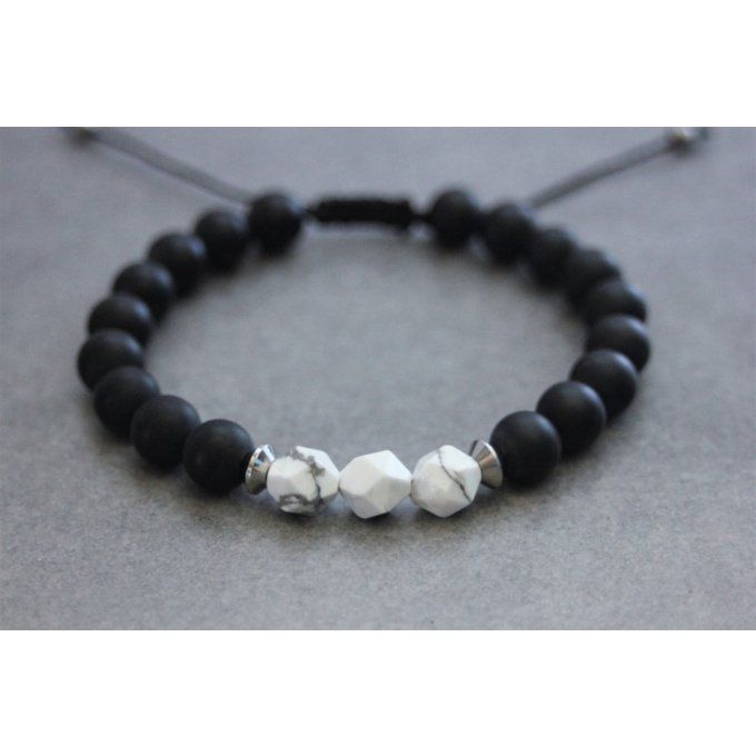 Bracelet en perles onyx mat, howlite blanche et acier inoxydable