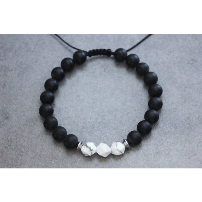 Bracelet en perles onyx mat, howlite blanche et acier inoxydable