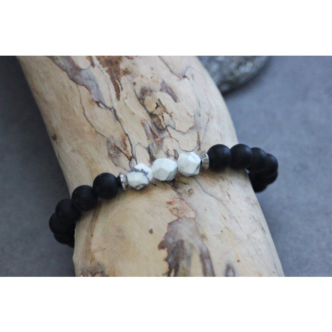 Bracelet en perles onyx mat, howlite blanche et acier inoxydable