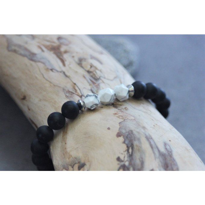 Bracelet en perles onyx mat, howlite blanche et acier inoxydable