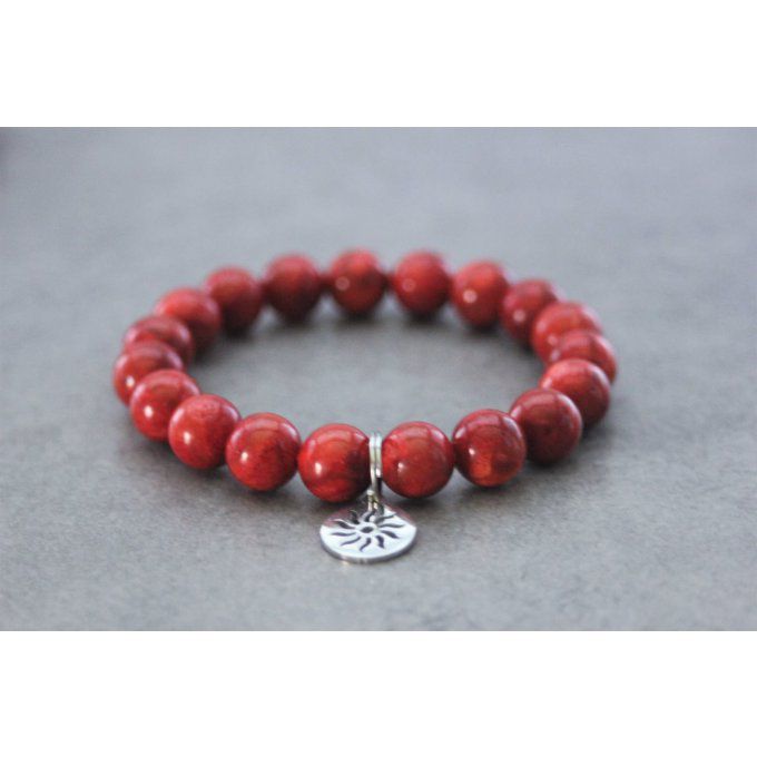 Bracelet perles corail rouge et breloque soleil en acier inoxydable