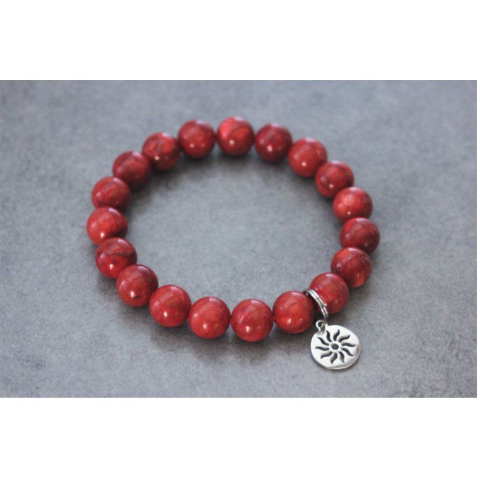 Bracelet perles corail rouge et breloque soleil en acier inoxydable