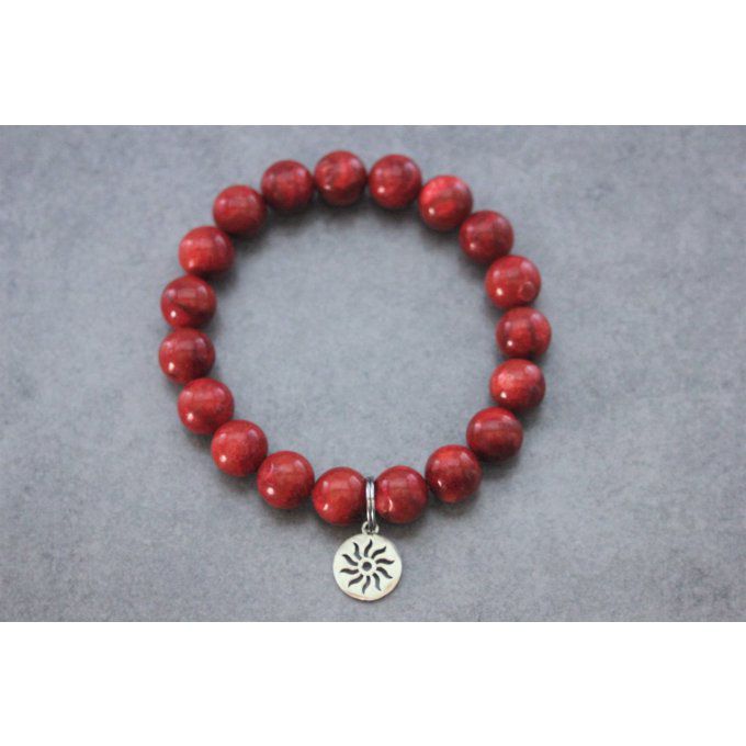 Bracelet perles corail rouge et breloque soleil en acier inoxydable